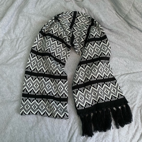 LEVI’S Scarf - Picture 3 of 4